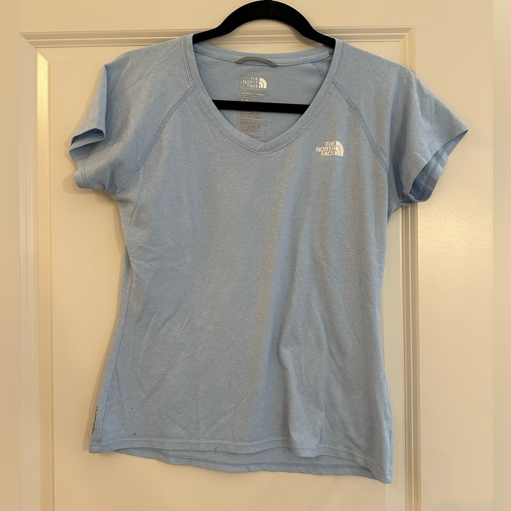 NorthFace v neck tee